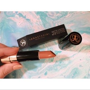 🛑SOLD🛑 ABH matte lipstick Staunch